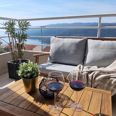 Apartment Cami -Stylish Apartment With A Beautiful Seaview 라벡 외부 사진