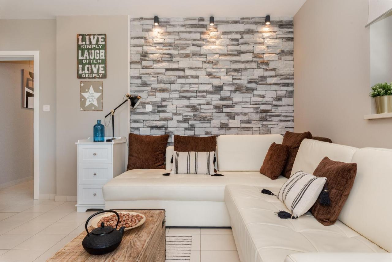 Apartment Cami -Stylish Apartment With A Beautiful Seaview 라벡 외부 사진