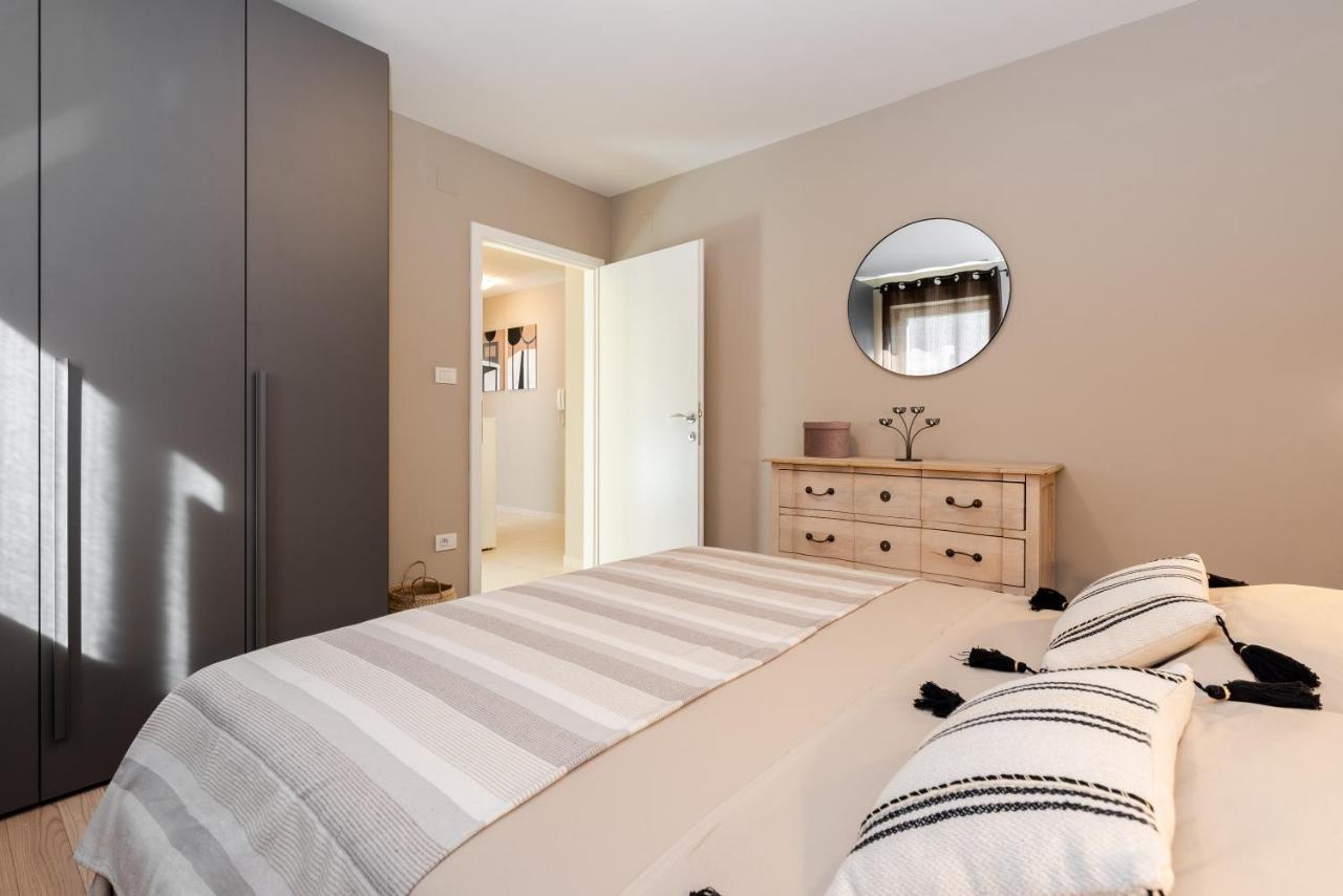 Apartment Cami -Stylish Apartment With A Beautiful Seaview 라벡 외부 사진