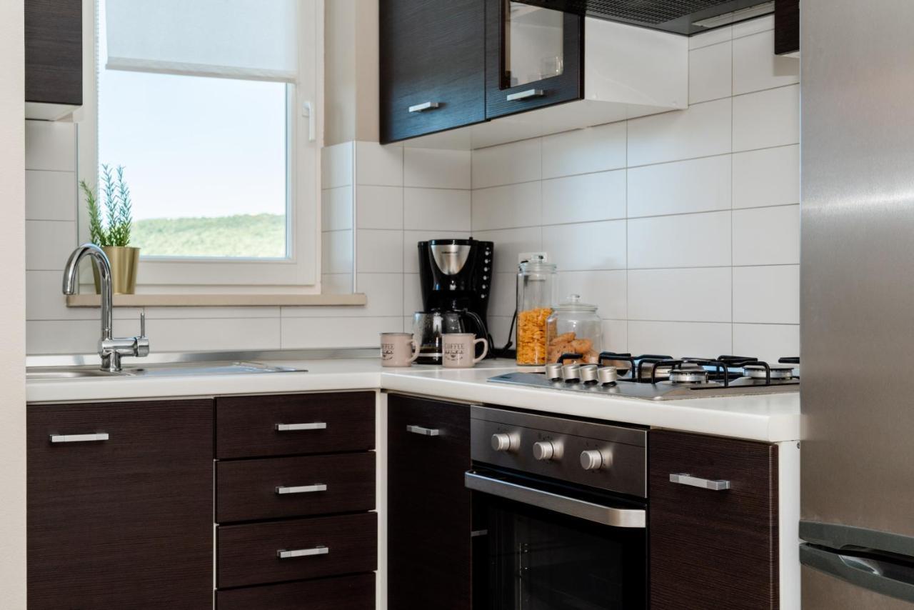 Apartment Cami -Stylish Apartment With A Beautiful Seaview 라벡 외부 사진