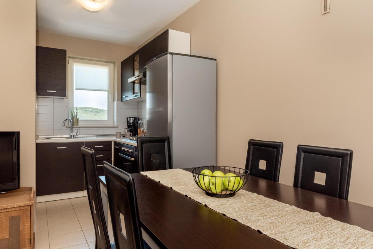 Apartment Cami -Stylish Apartment With A Beautiful Seaview 라벡 외부 사진