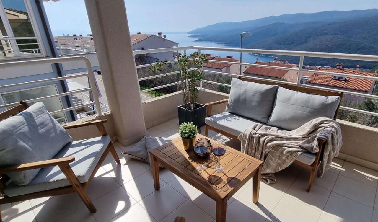 Apartment Cami -Stylish Apartment With A Beautiful Seaview 라벡 외부 사진